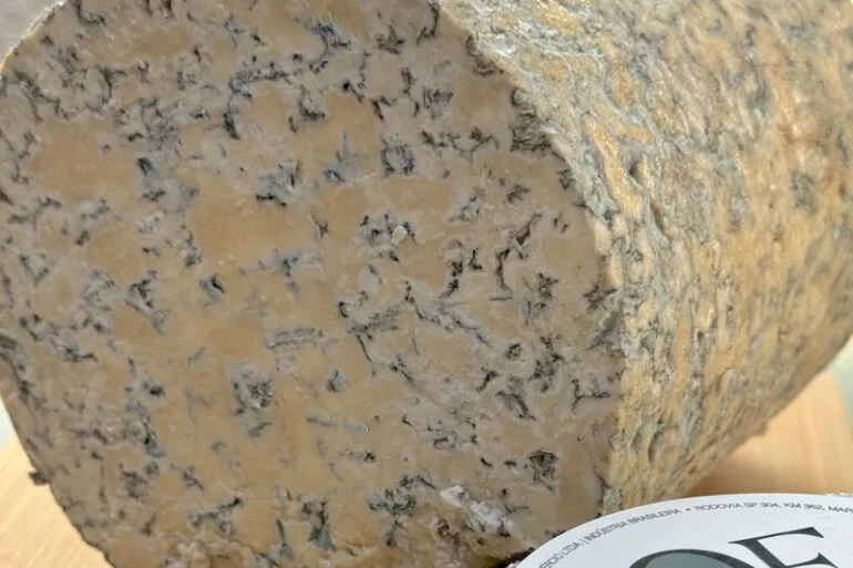 Queijo Crivo daQueijaria da Estância de Ibitinga-SP